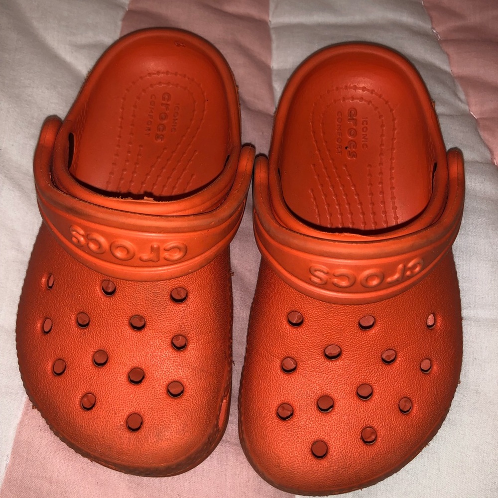 Toddler size 6/7 crocs